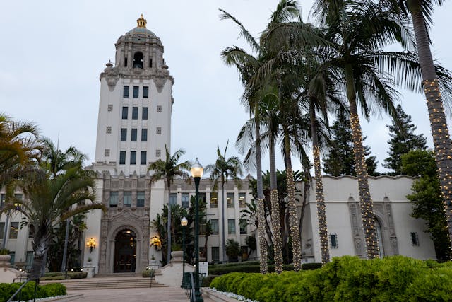 Ile zarabia wojewoda w Polsce?